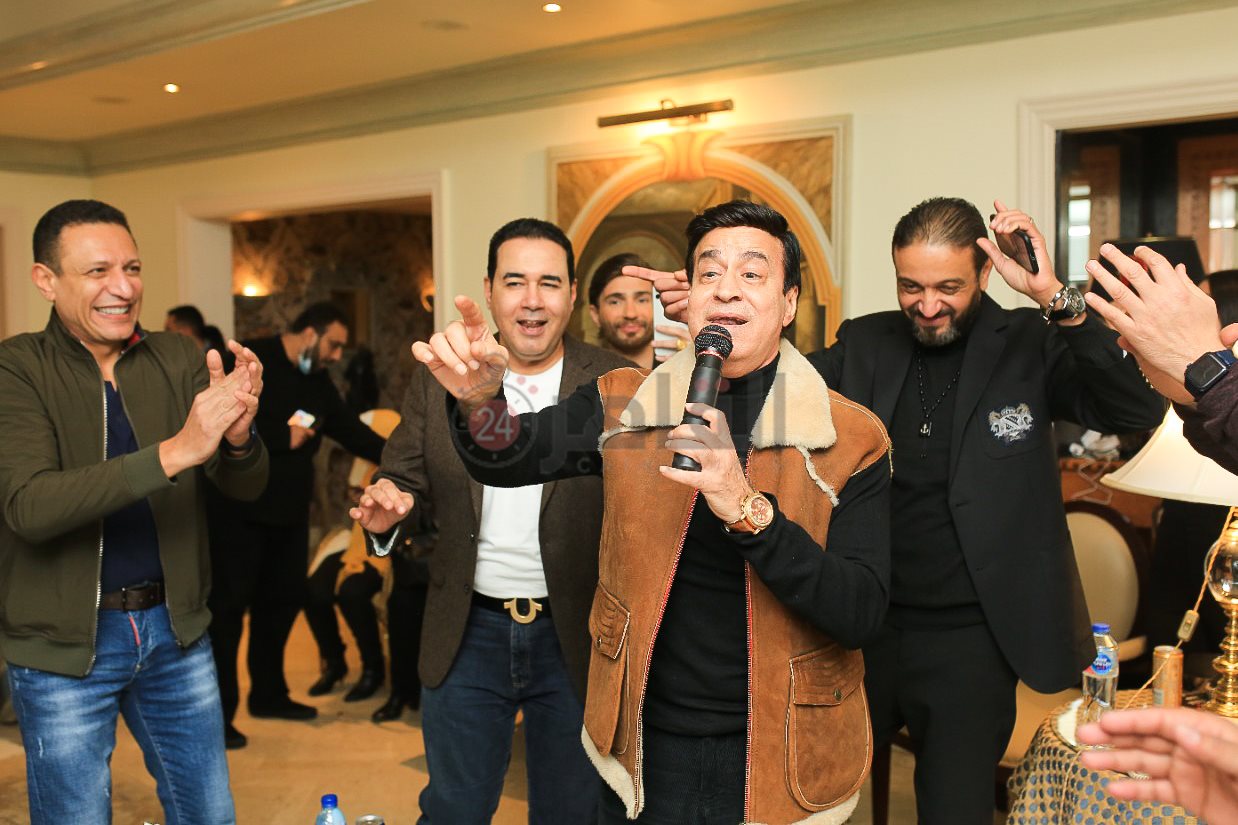 حلمي عبد الباقي يغني