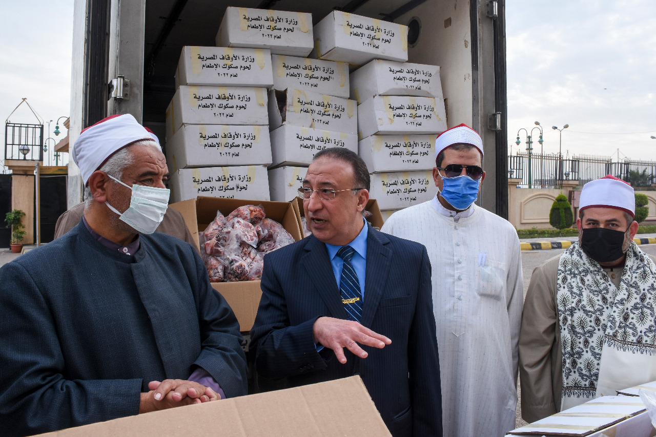 محافظ الاسكندرية يشهد توزيع لحوم صكوك الاطعام (4)