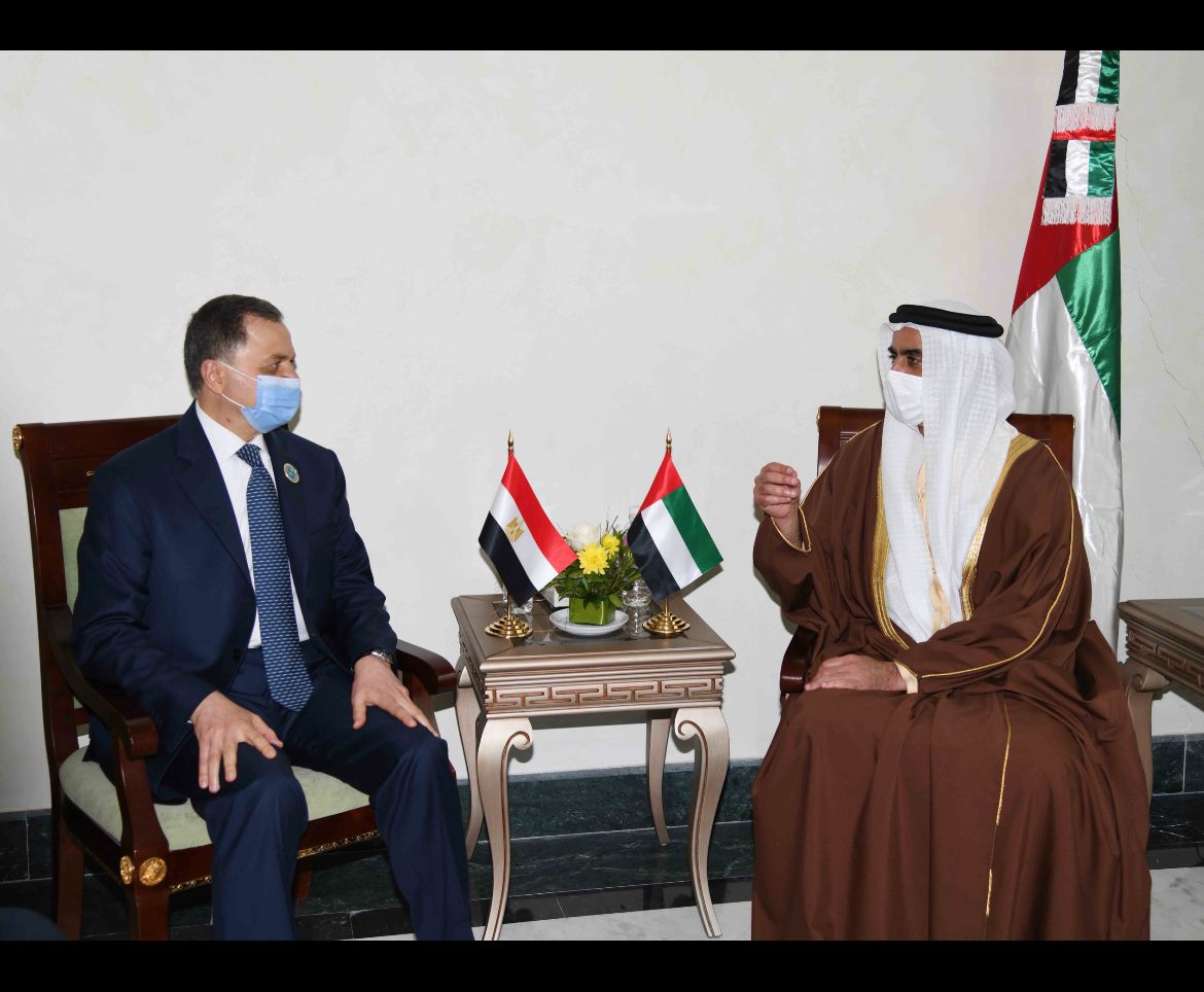 وزير الداخلية مع نظيرة الإمراتي 