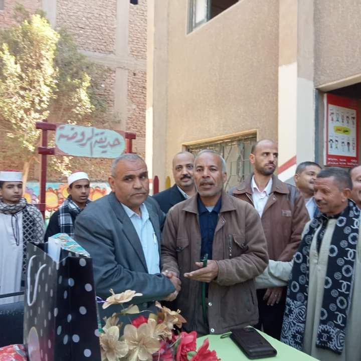 تكريم شيخ معهد أزهري في أسيوط لبلوغه سن المعاش 