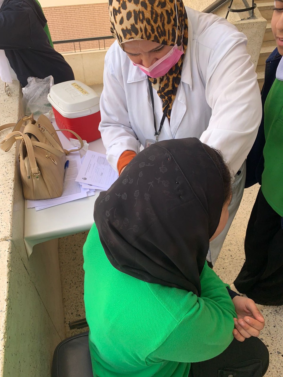 تطعيم المواطنين بلقاح كورونا بالشرقية 45