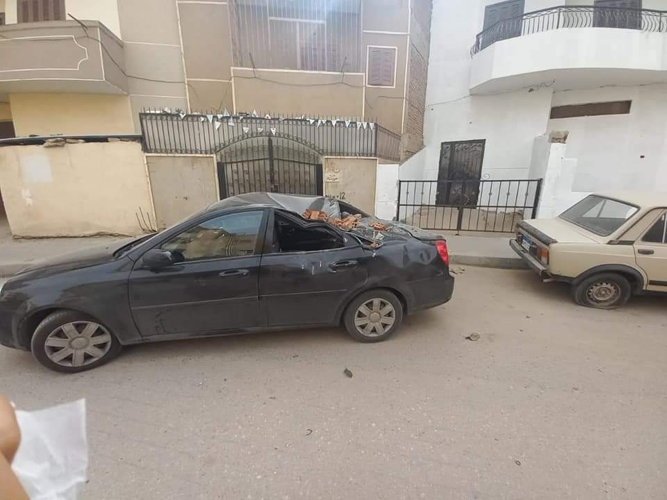 انهيار سور بلكونة بسبب الطقس السيء بالشرقية 3