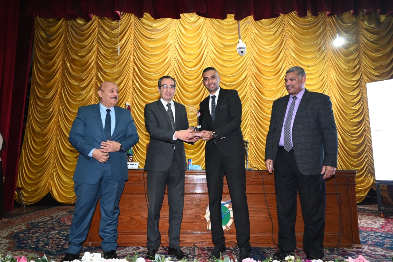 تكريم محمود المملوك