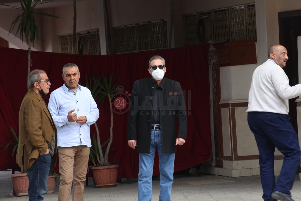 جنازة شقيق أحمد عبد العزيز (8)