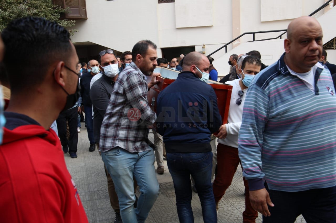 جنازة شقيق أحمد عبد العزيز (2)