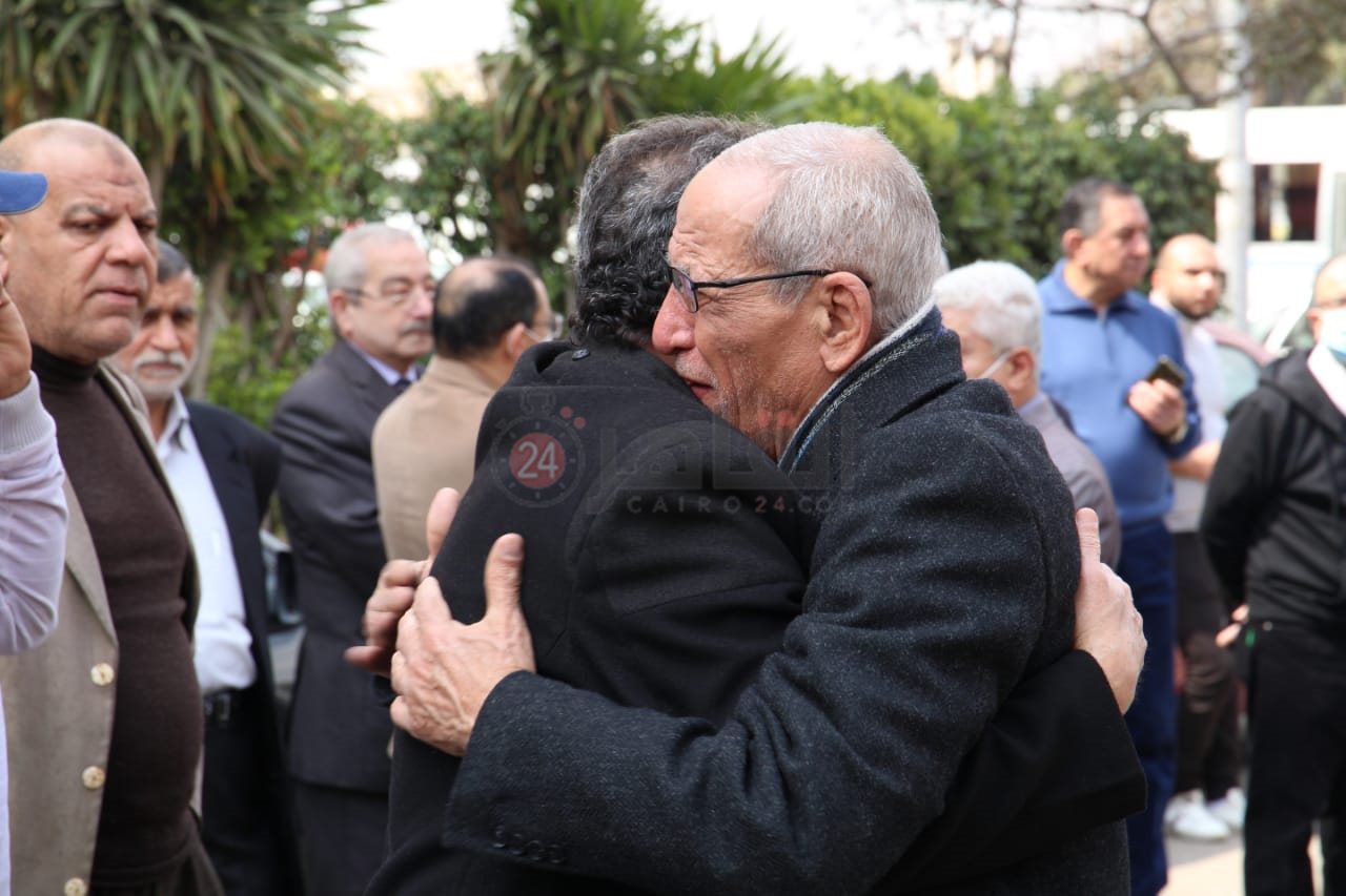 جنازة شقيق أحمد عبد العزيز (5)