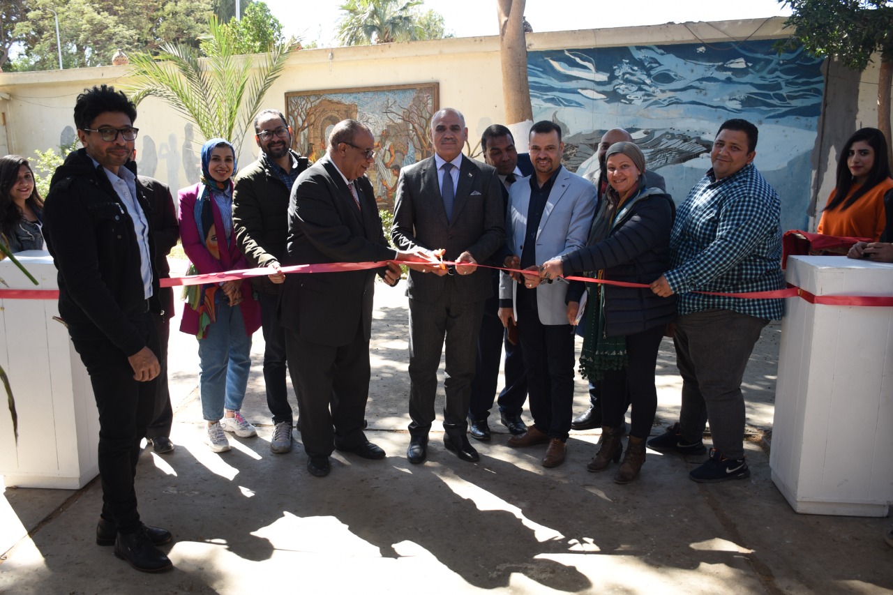 جانب من افتتاح المعرض