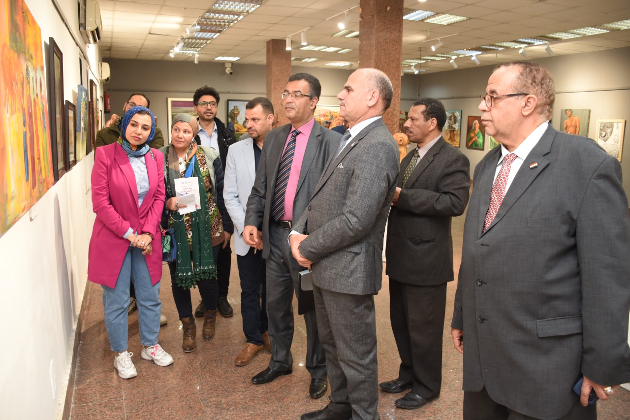 جانب من افتتاح المعرض