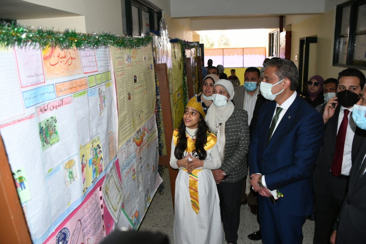 محافظ الفيوم يفتتح ويضع حجر الأساس لعددٍ من المشروعات التعليمية والصحية بتكلفة 40 مليون جنيه