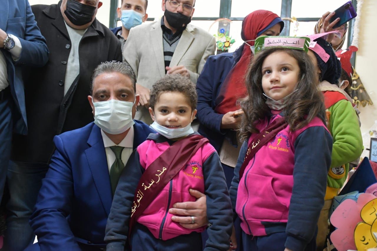 محافظ الفيوم يفتتح ويضع حجر الأساس لعددٍ من المشروعات التعليمية والصحية بتكلفة 40 مليون جنيه