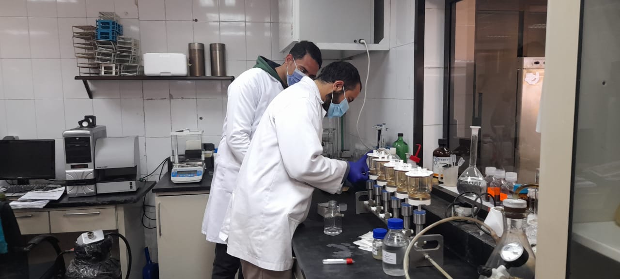 اختبار عينات المياه