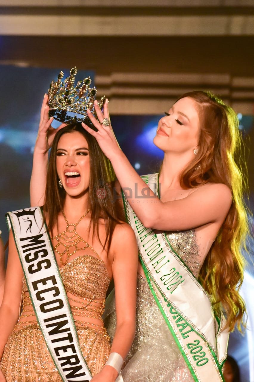 ملكة جمال السياحة السابقة تتوج الفائزة للعام الجديد