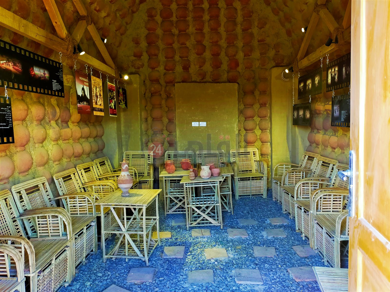 مراكز الزوار المصنوعة من الفخار بالفيوم