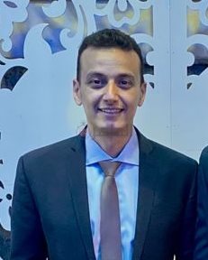 محمد موظف البنك ابن الأم المثالية لذوي الهمم بالأقصر 