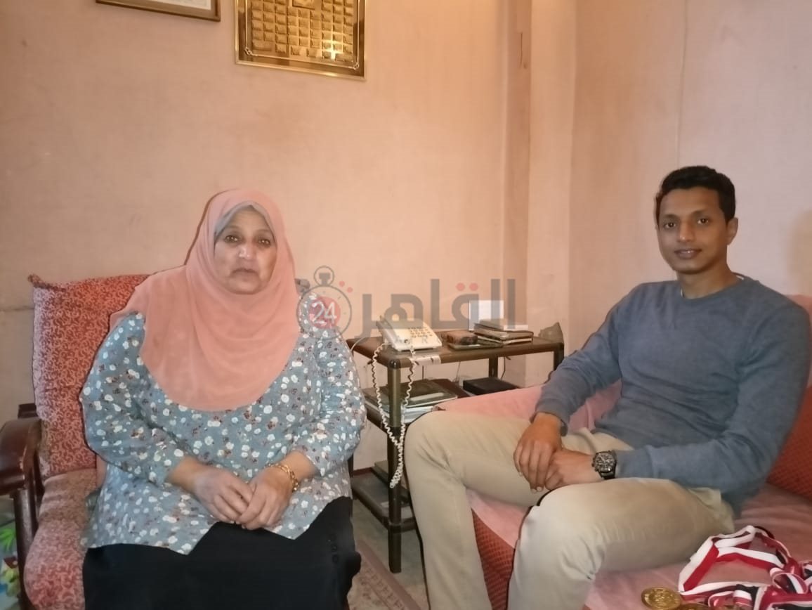 الأم المثالية وابنها أحمد 