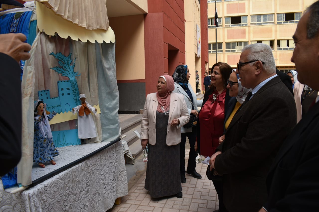 طالبات الإسكندرية