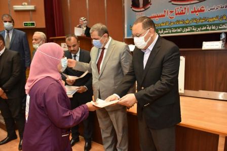 وزير القوى العاملة خلال الاحتفالية 06