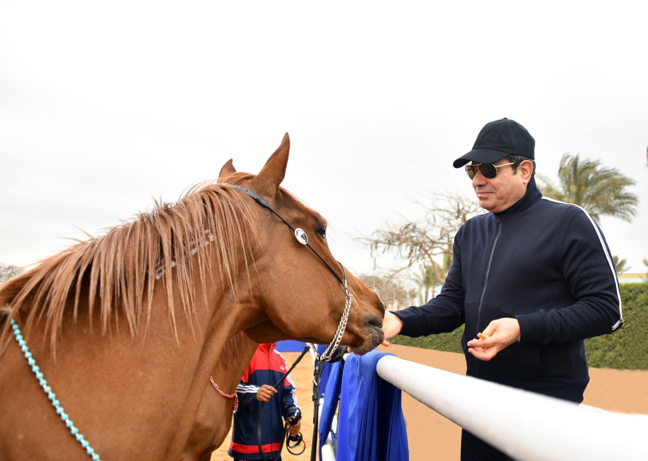 السيسي يتفقد أكاديمية الشرطة