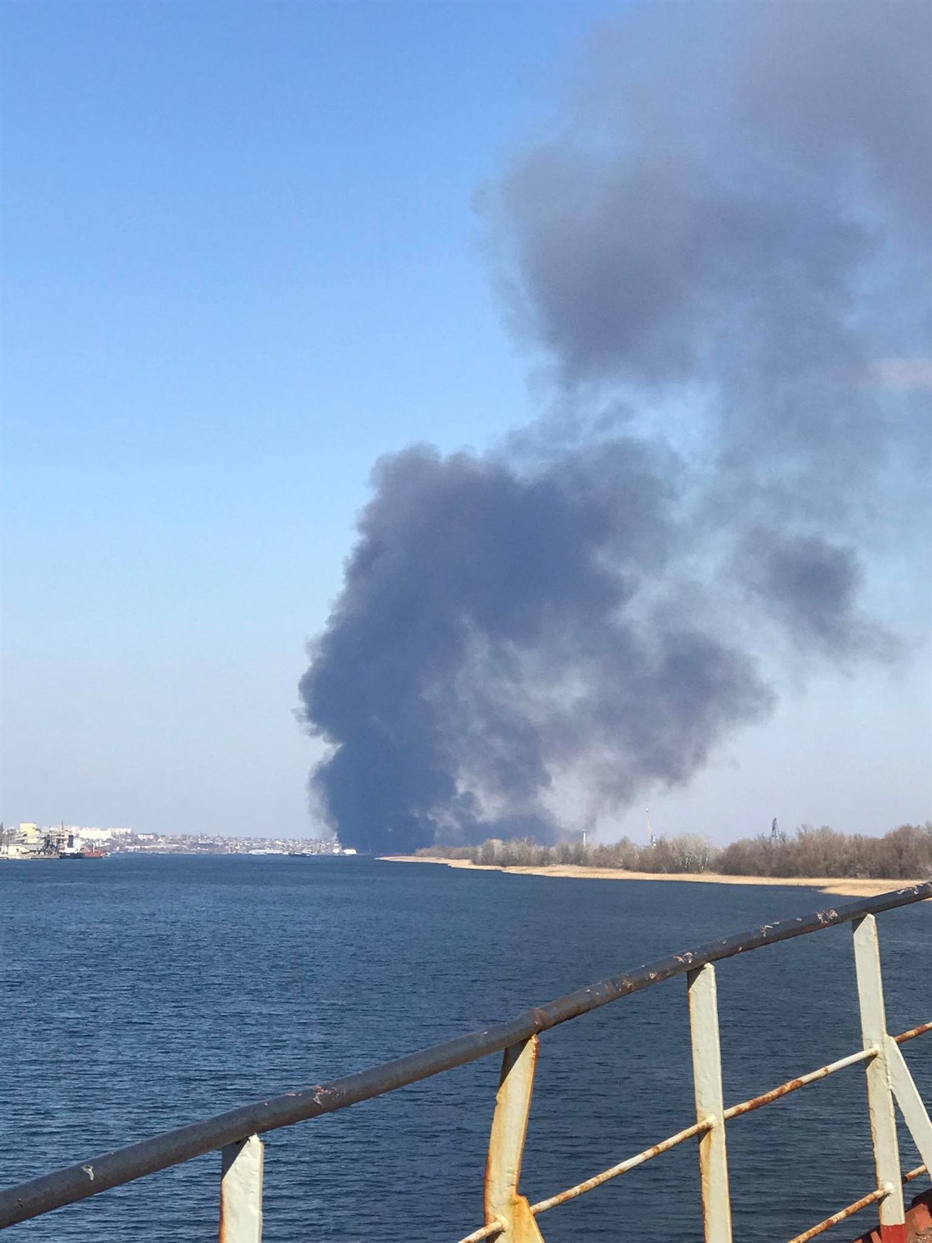  صور من المركب التجاري 