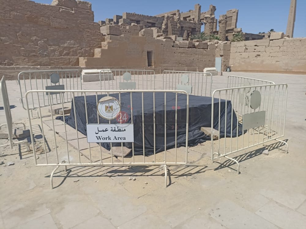 أعمال رفع مسلة حتشبسوت الراقدة في معابد الكرنك (2)