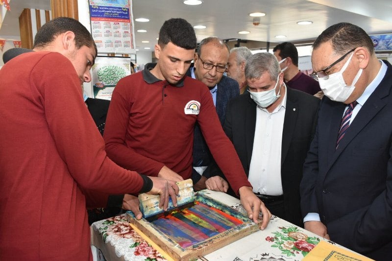 محافظ الشرقية يقتتح معرض منتجات مدارس التعليم المزدوج بالعاشر من رمضان 10
