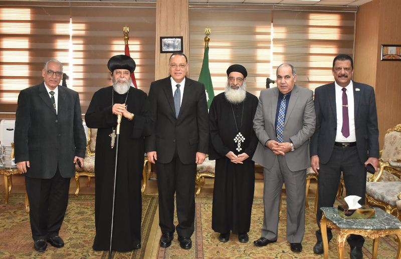 محافظ الشرقية يستقبل أسقف الزقازيق 1