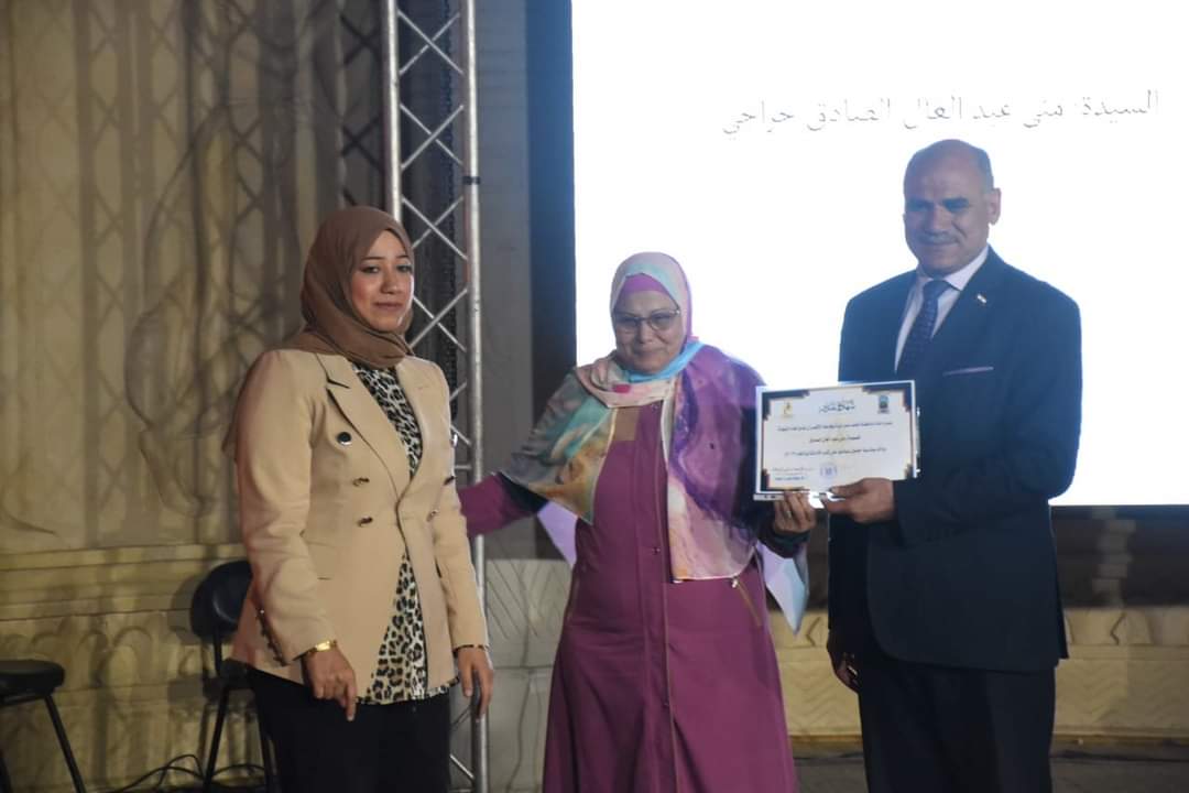 تكريم الأم المثالية بالأقصر 