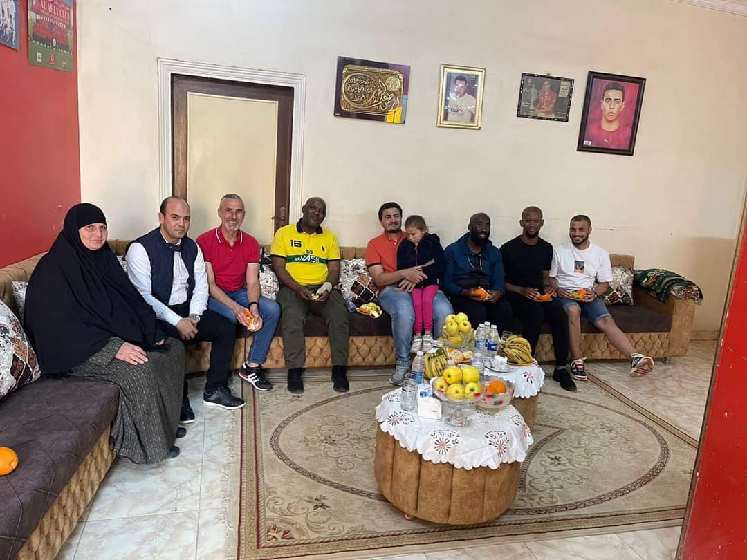 زيارة نجوم الكرة لوالدة محمد عبد الوهاب في الفيوم