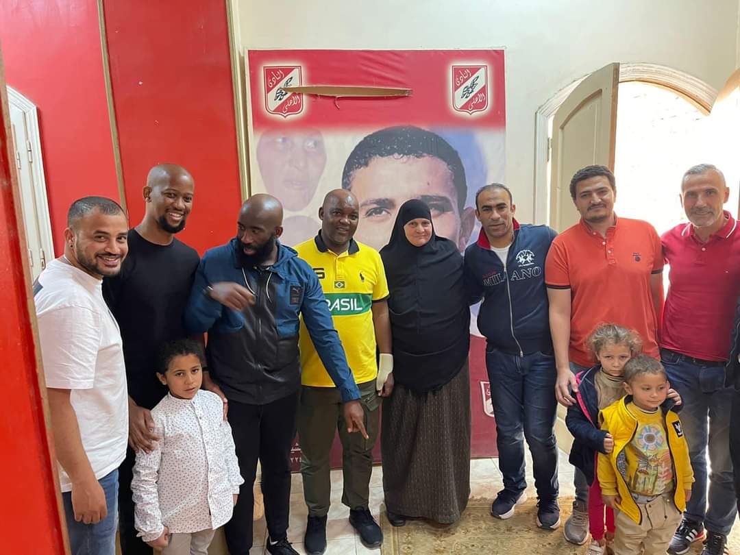 زيارة نجوم الكرة لوالدة محمد عبد الوهاب في الفيوم