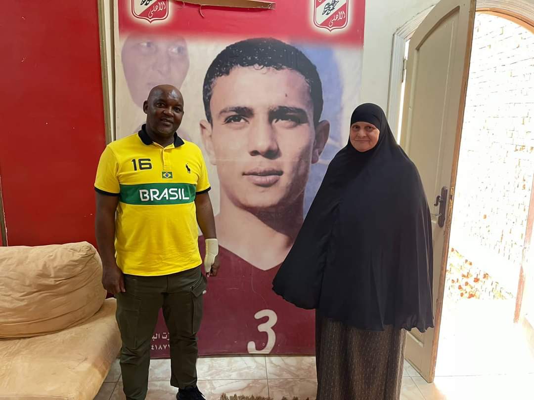 زيارة نجوم الكرة لوالدة محمد عبد الوهاب في الفيوم
