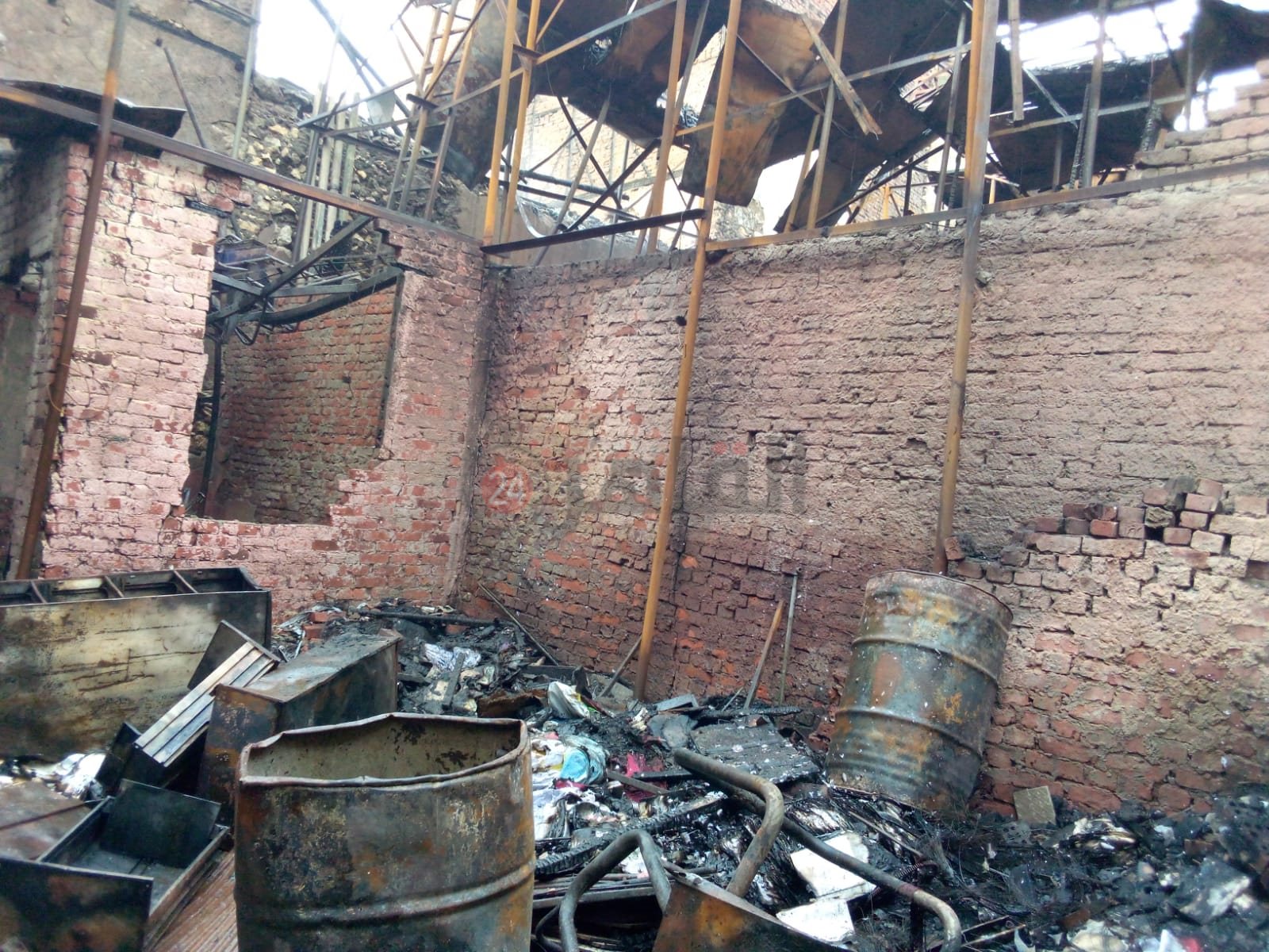 آثار حريق مخزن أخشاب بولاق أبو العلا