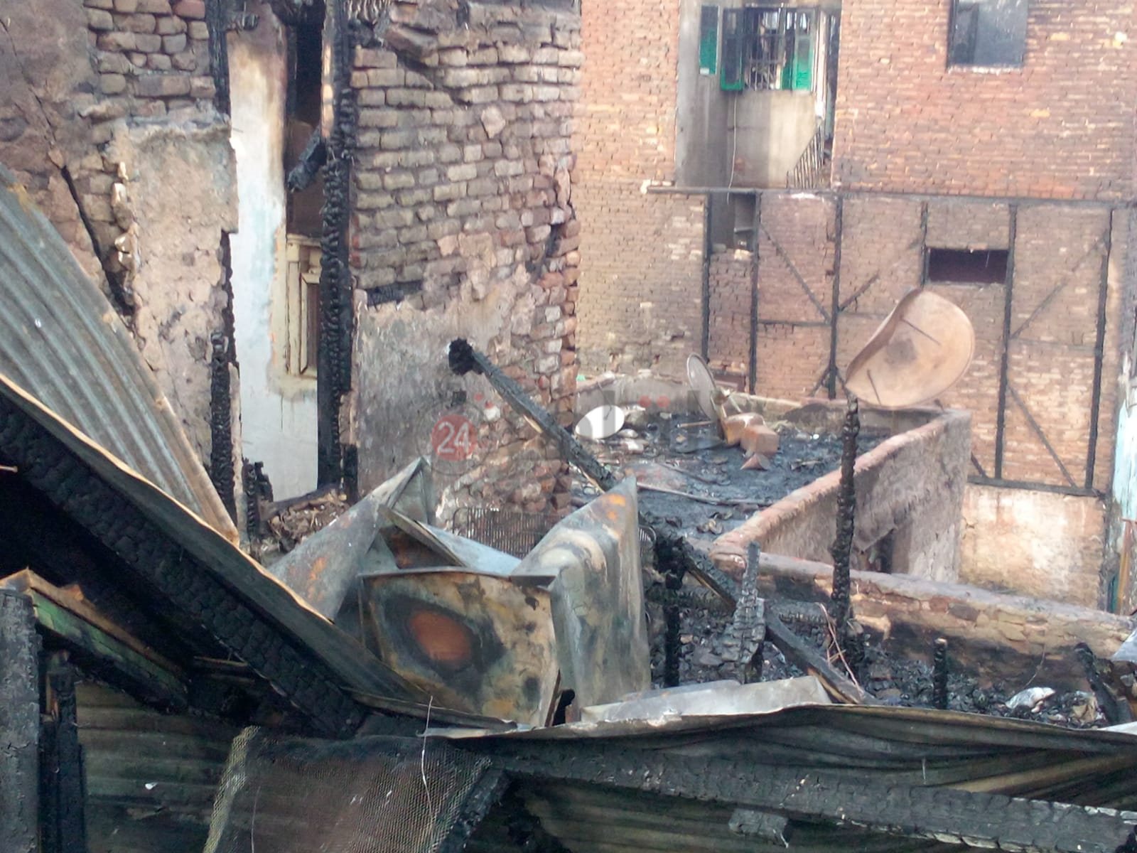 آثار حريق مخزن أخشاب بولاق أبو العلا