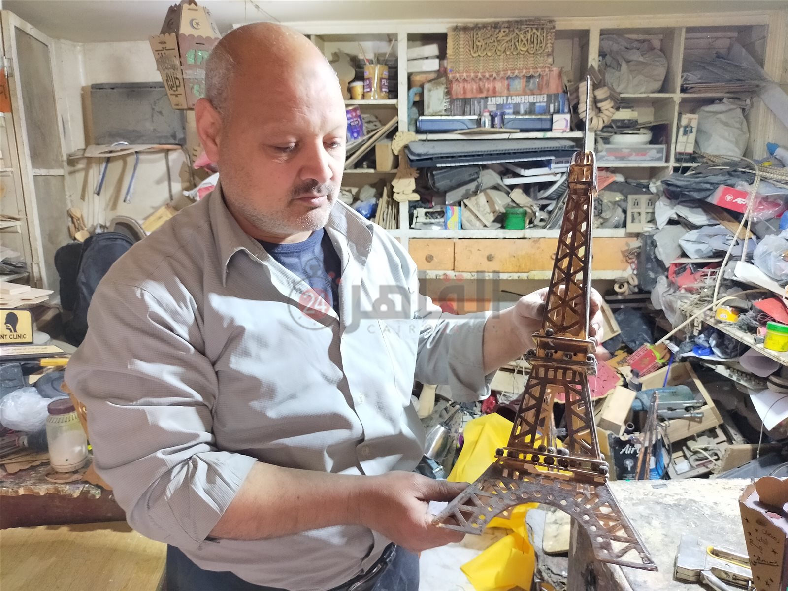 برج إيفل المصنوع من الأركيت بأيدي شقيق أسامة محمد