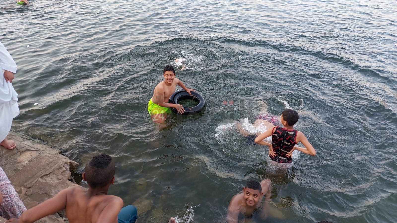 الاستحمام في نهر النيل 