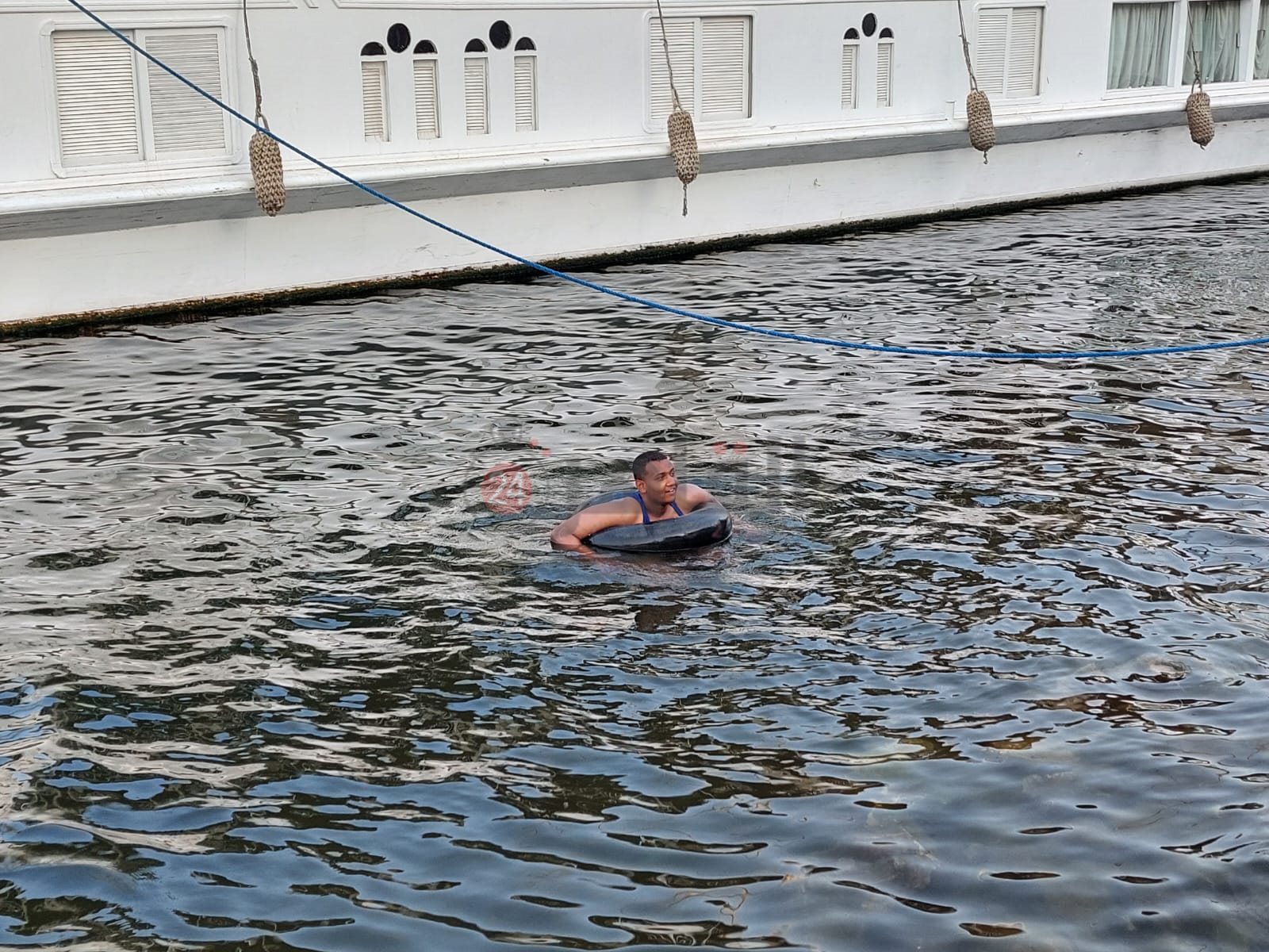 الاستحمام في نهر النيل 