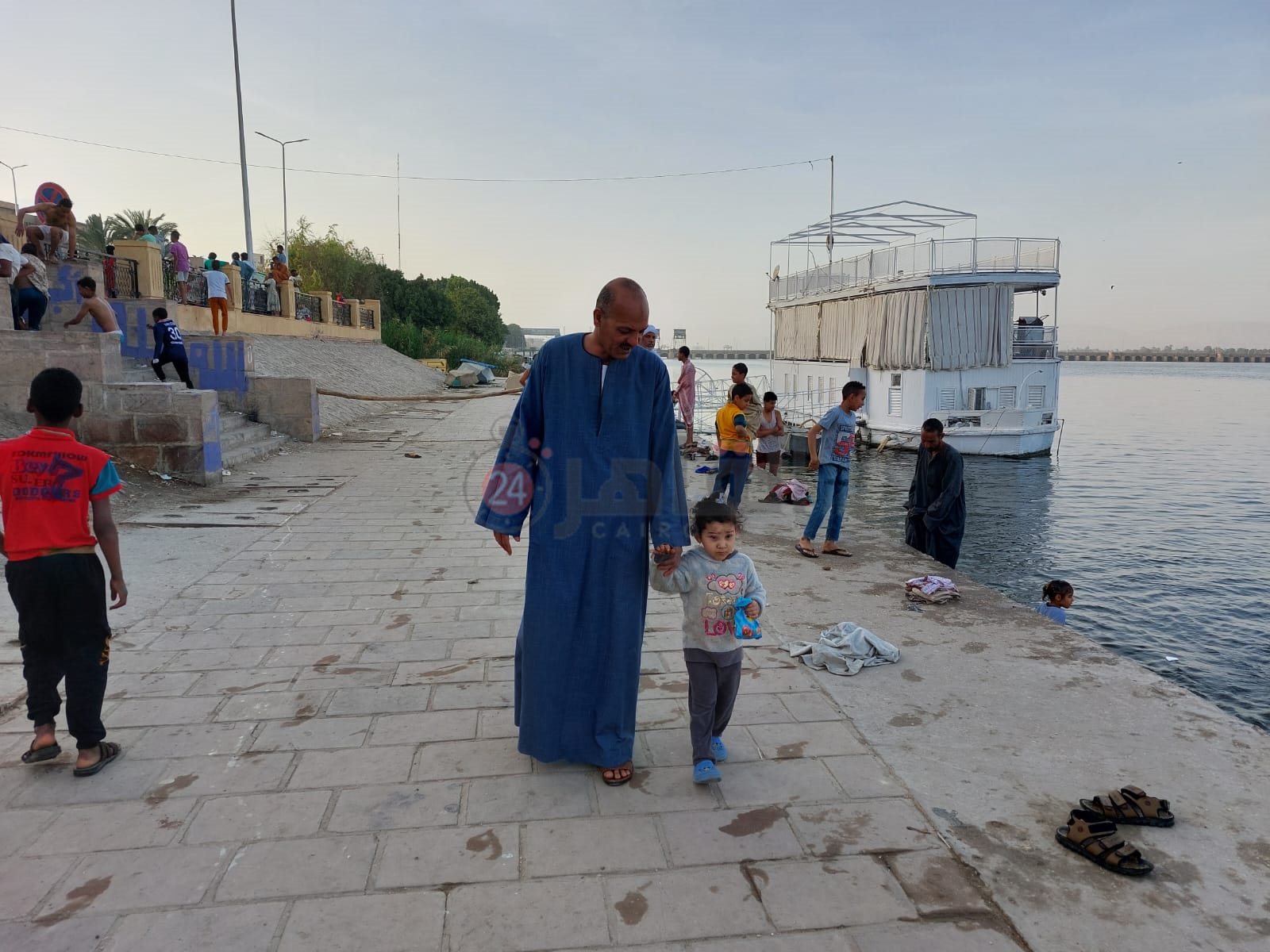 الاستحمام في نهر النيل 