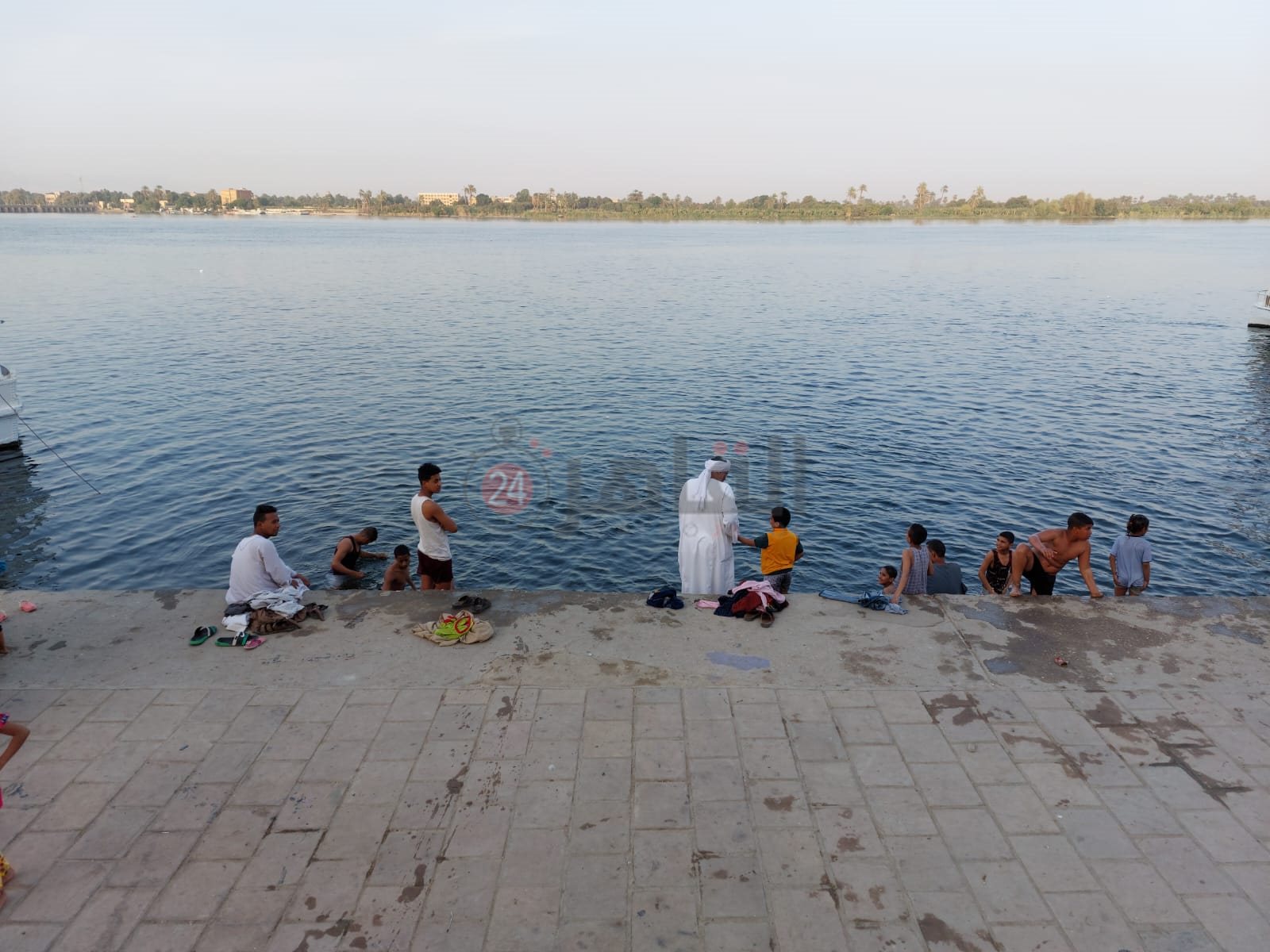 الاستحمام في نهر النيل 