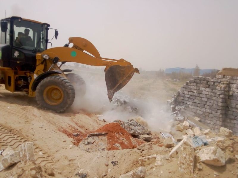 محافظ الشرقية يقود حملة لإزالة التعديات 05