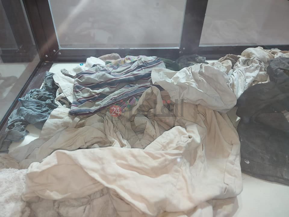 متعلقات الشهداء داخل صناديق زجاجية في المتحف 03
