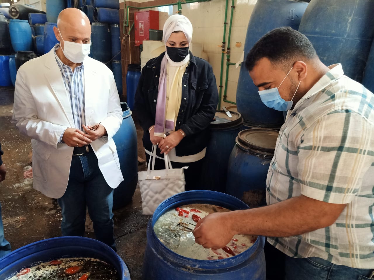 حملة تفتيشية على مصانع المخللات بالشرقية 05