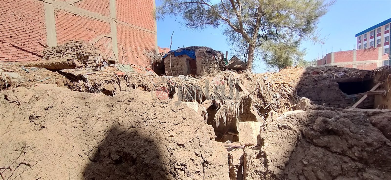 المنزل بعد انهياره 04