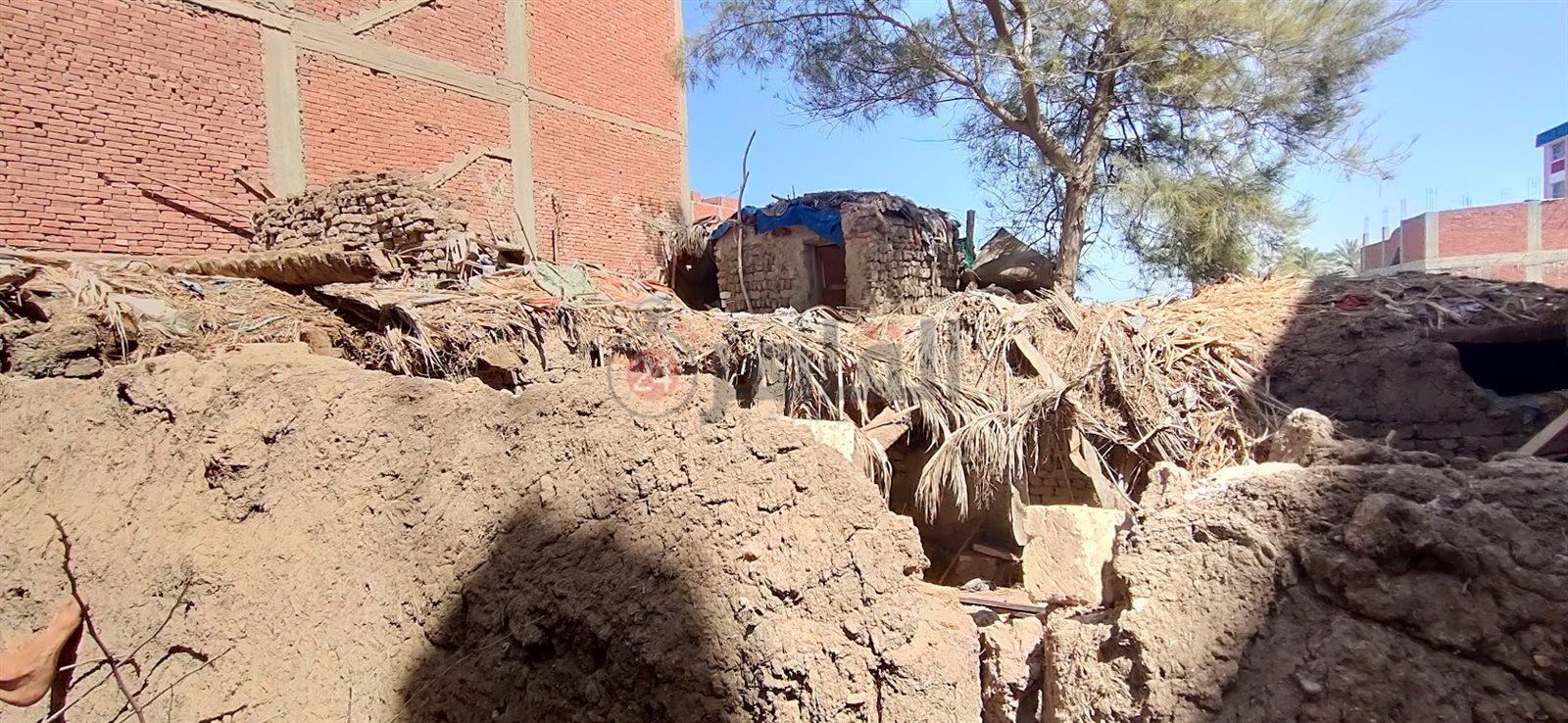 المنزل بعد انهياره 05