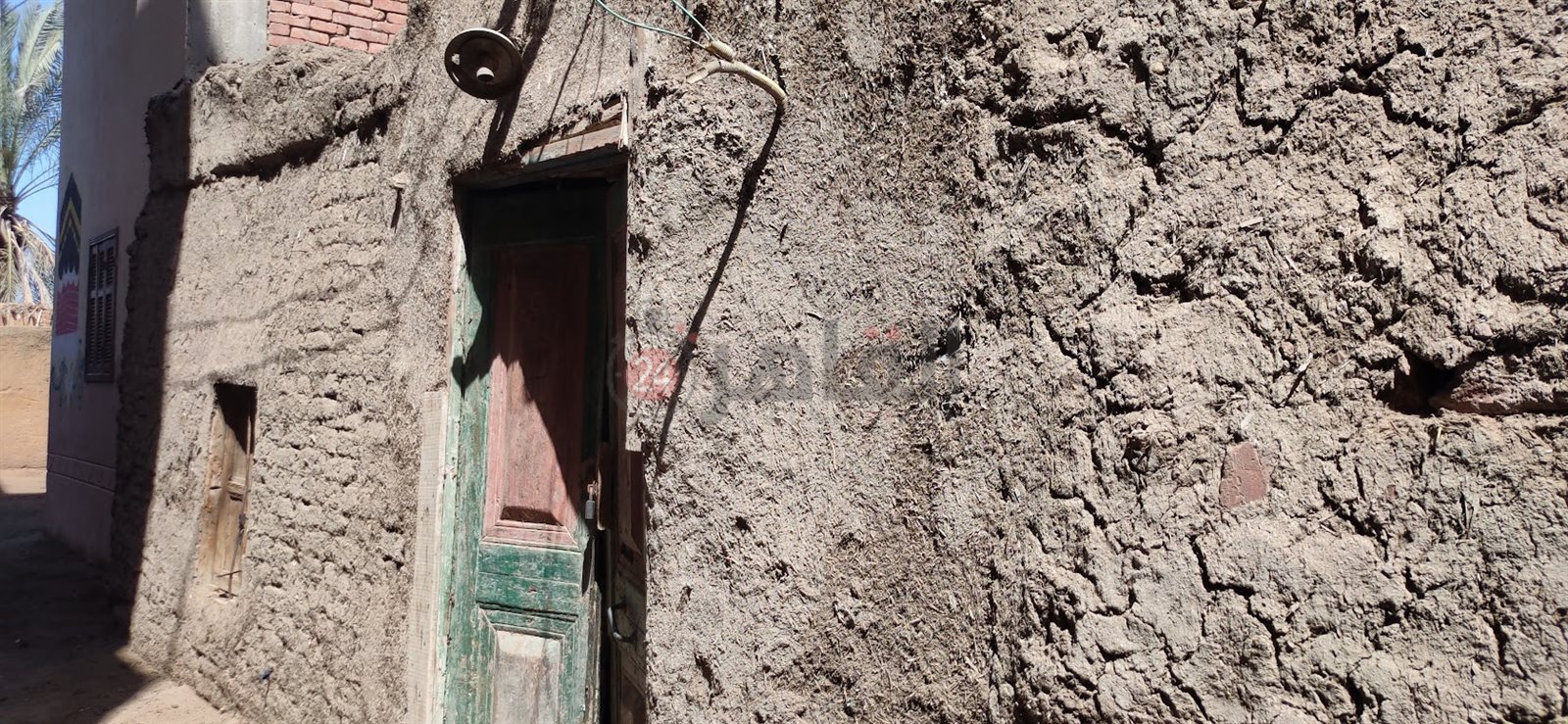 المنزل بعد انهياره 013