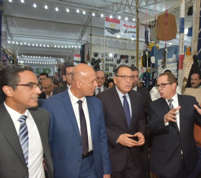 افتتاح معرض مكافحة الغلاء بالعاشر من رمضان 04