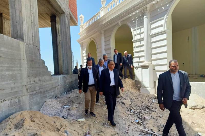 إيقاف أعمال بناء قاعة أفراح مخالفة بالشرقية 01