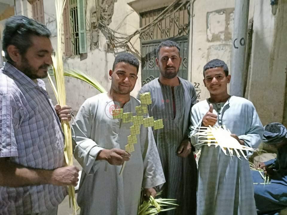 شراء سعف النخيل احتفالا بأحد الشعانين 13