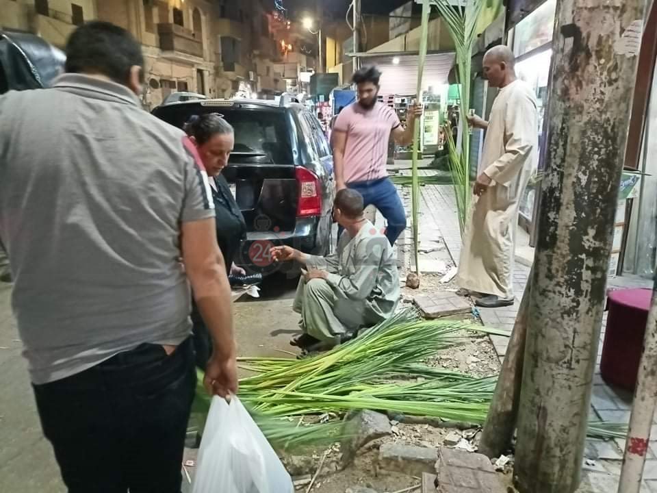 شراء سعف النخيل احتفالا بأحد الشعانين 4