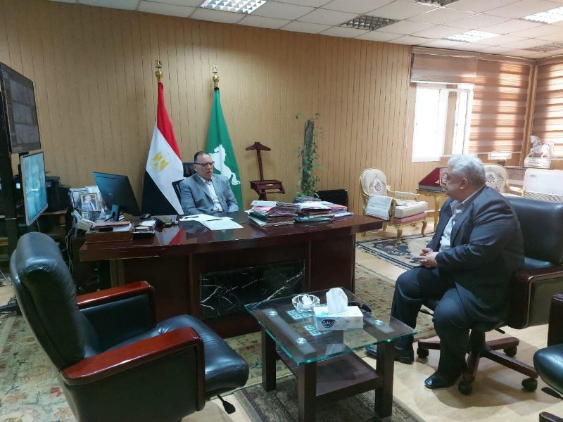 محافظ الشرقية يستقبل رئيس قطاعات الكهرباء 