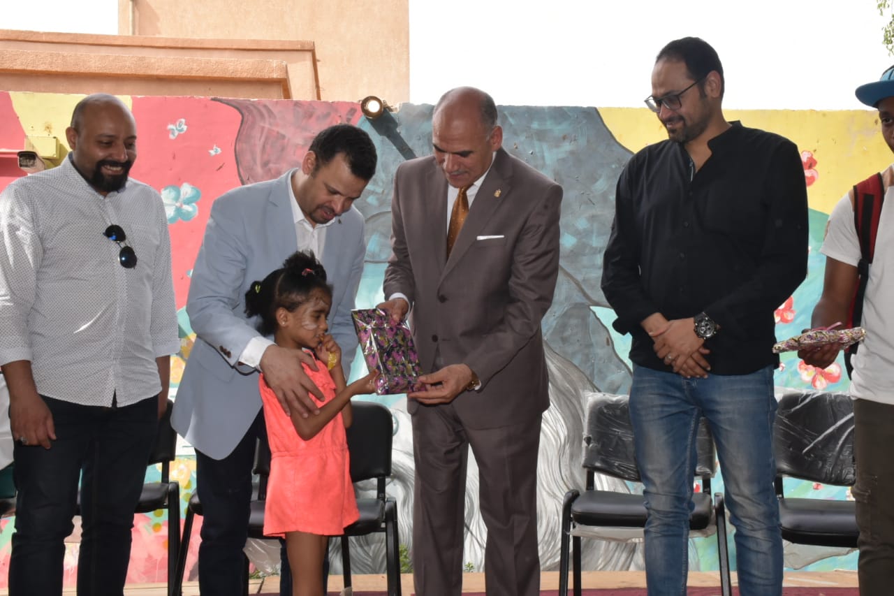 الاحتفال بيوم اليتيم