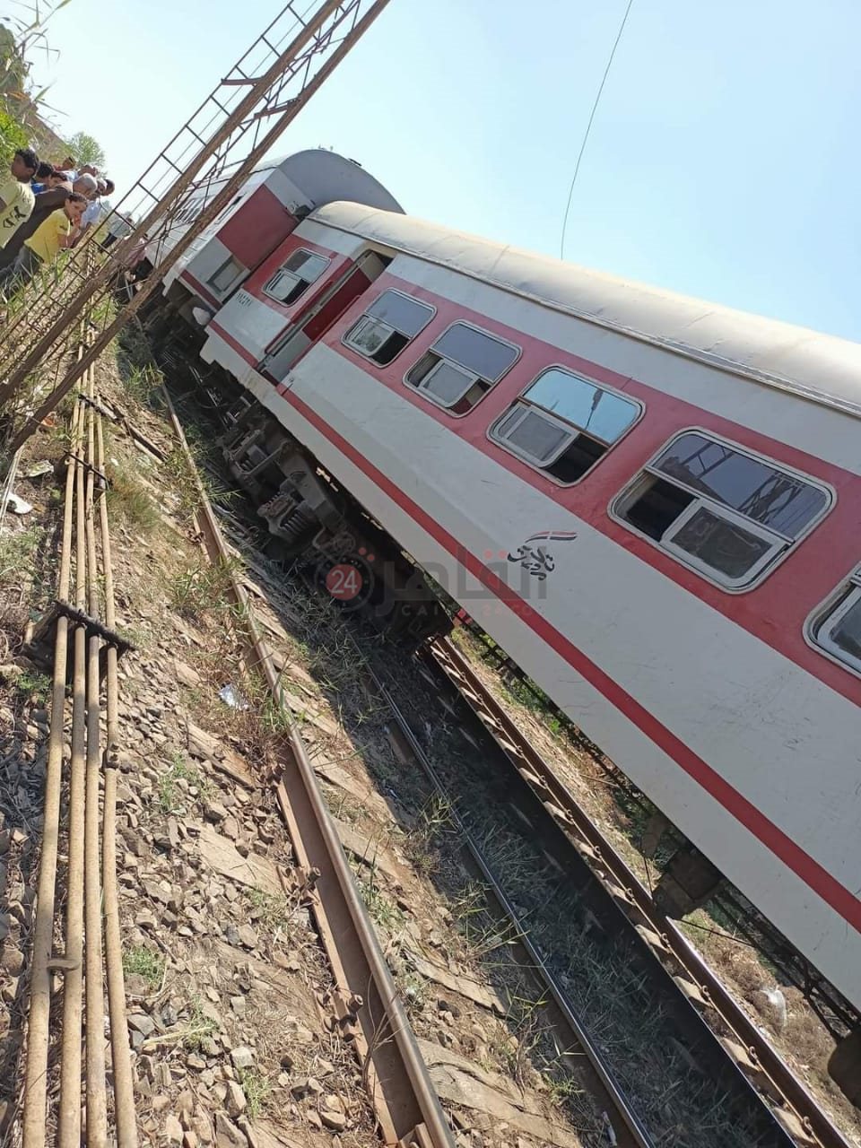 خروج عربة قطار عن القضبان بالشرقية 2